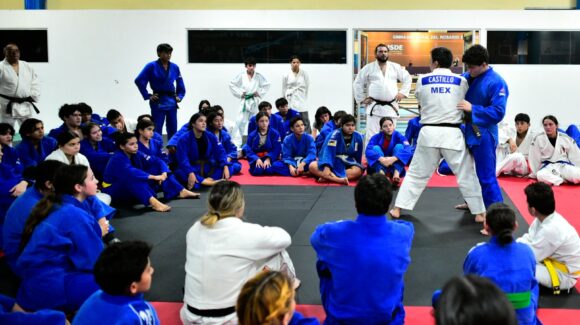 Sinaloense participan en seminario de judo impartido por atletas Olímpicos