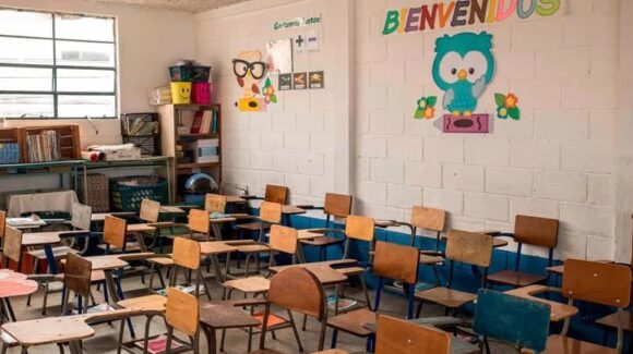 ¡Suspenden clases en Mazatlán, Sinaloa, y otros seis municipios del sur por huracán Simón!