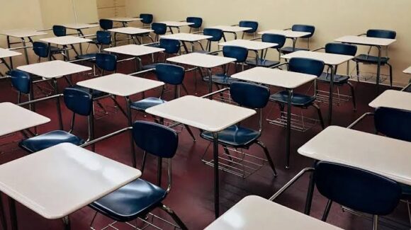 ¿Habrá clases el lunes en Mazatlán y el sur de Sinaloa? SEPyC espera avisos ante el huracán Simón