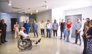 Autoridades de Ahome recorren Teatro Ingenio de Los Mochis para establecer un plan para su uso