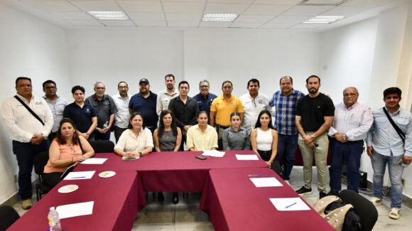 Marea alta frena los trabajos para rehabilitar el Malecón de Mazatlán, Sinaloa