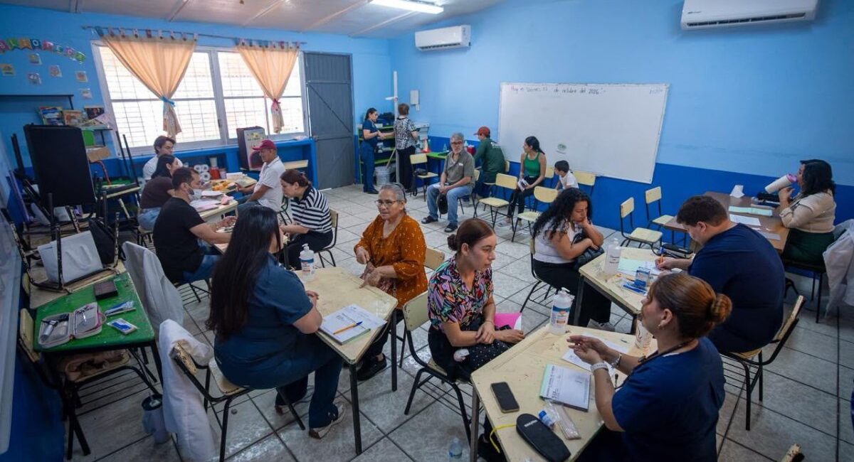 “Un gobierno de territorio, no de escritorio”: Ayuntamiento de Culiacán llevan servicios de salud, apoyos y obras a la colonia Lázaro Cárdenas