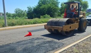 Por fin bachean vialidades altamente transitadas en Los Mochis, Sinaloa