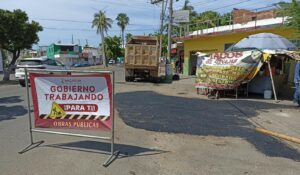 Reparan baches en el Centro de Mazatlán, Sinaloa; Obras Públicas mantiene trabajos en colonias y comunidades rurales