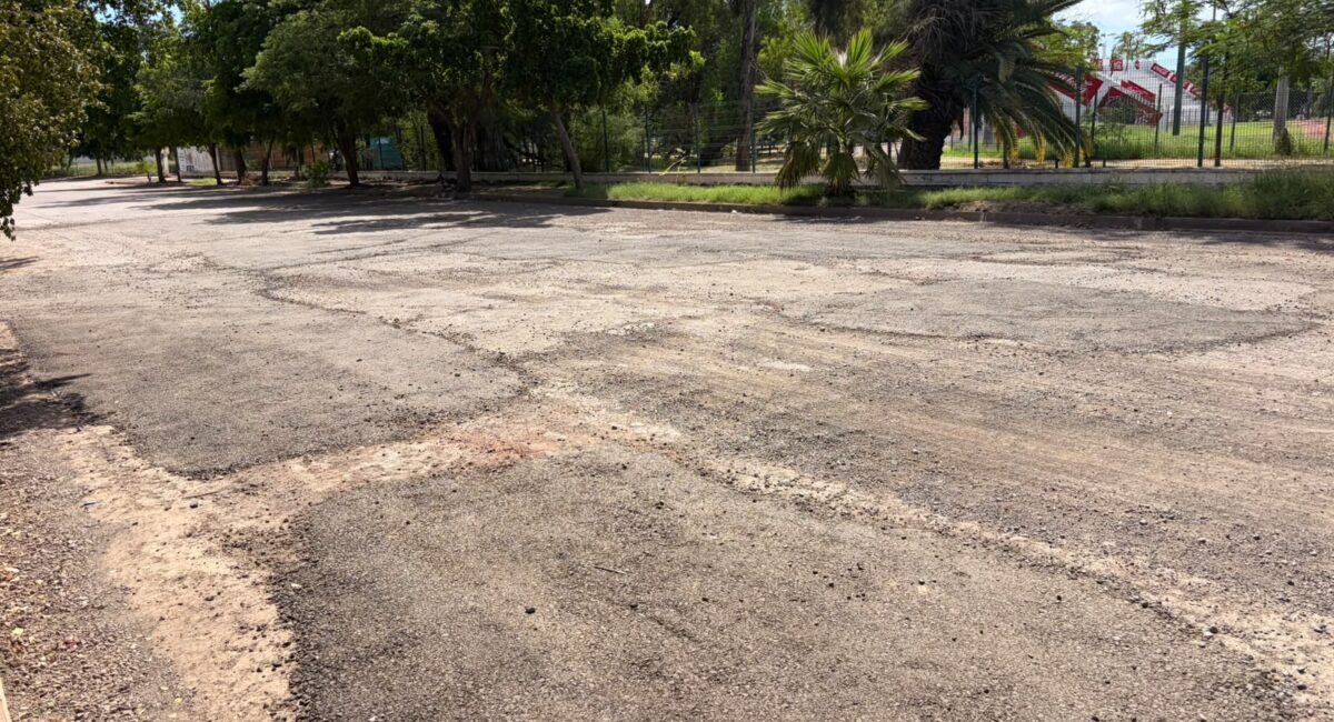Automovilistas denuncian malas condiciones en calle Degollado, accesos al Estadio Chevron y Panteón Viejo, en Los Mochis