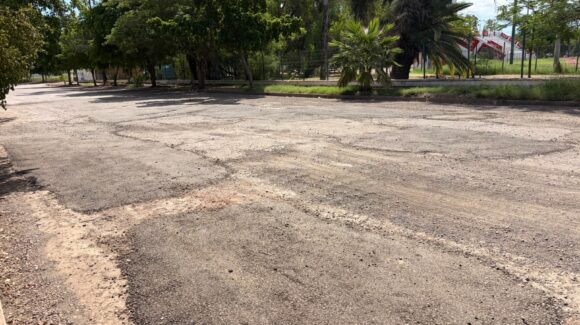 Automovilistas denuncian malas condiciones en calle Degollado, accesos al Estadio Chevron y Panteón Viejo, en Los Mochis