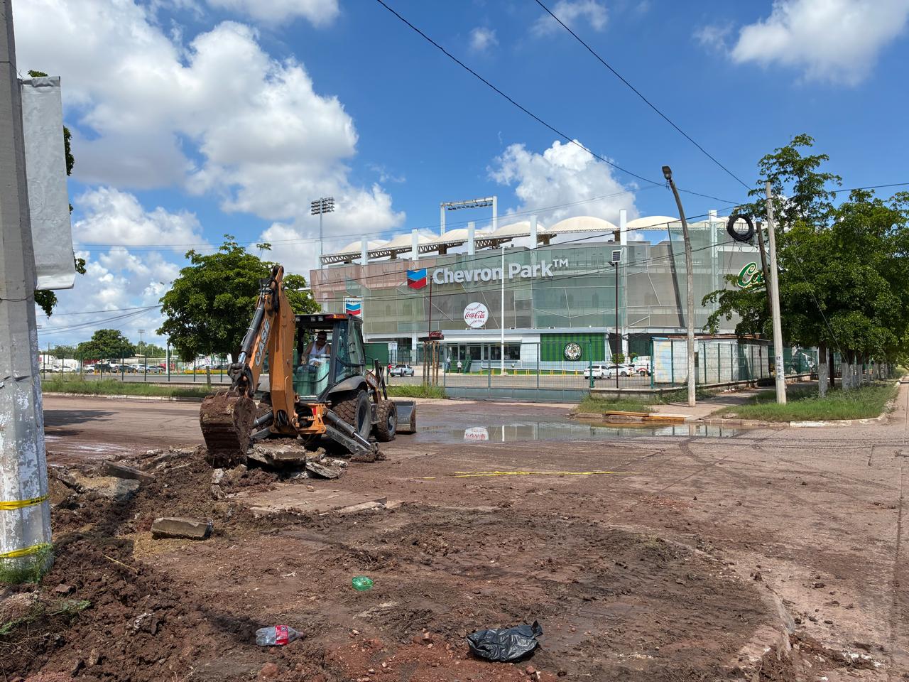 Se van atendiendo los baches en la vialidad de Los Mochis: OP