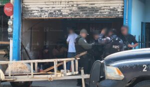 Balean a hombre afuera de una vivienda en Villa Unión, Mazatlán; fue trasladado a un hospital