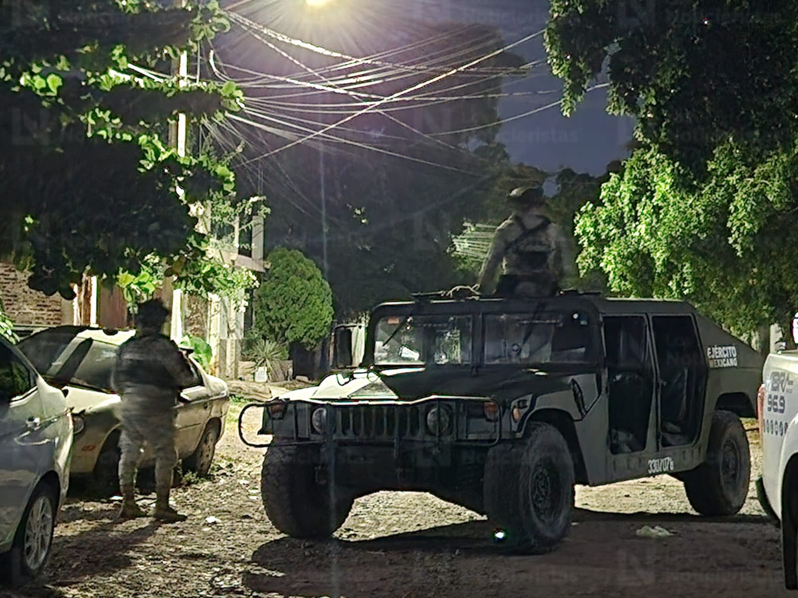 Balean abarrote en la colonia Adolfo López Mateos, en Culiacán