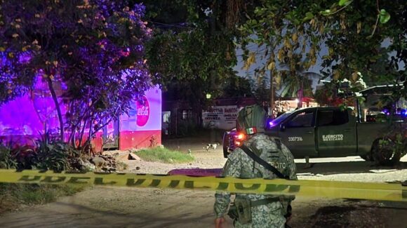 Disparan contra la fachada de un abarrote en la colonia Adolfo López Mateos de Culiacán, Sinaloa