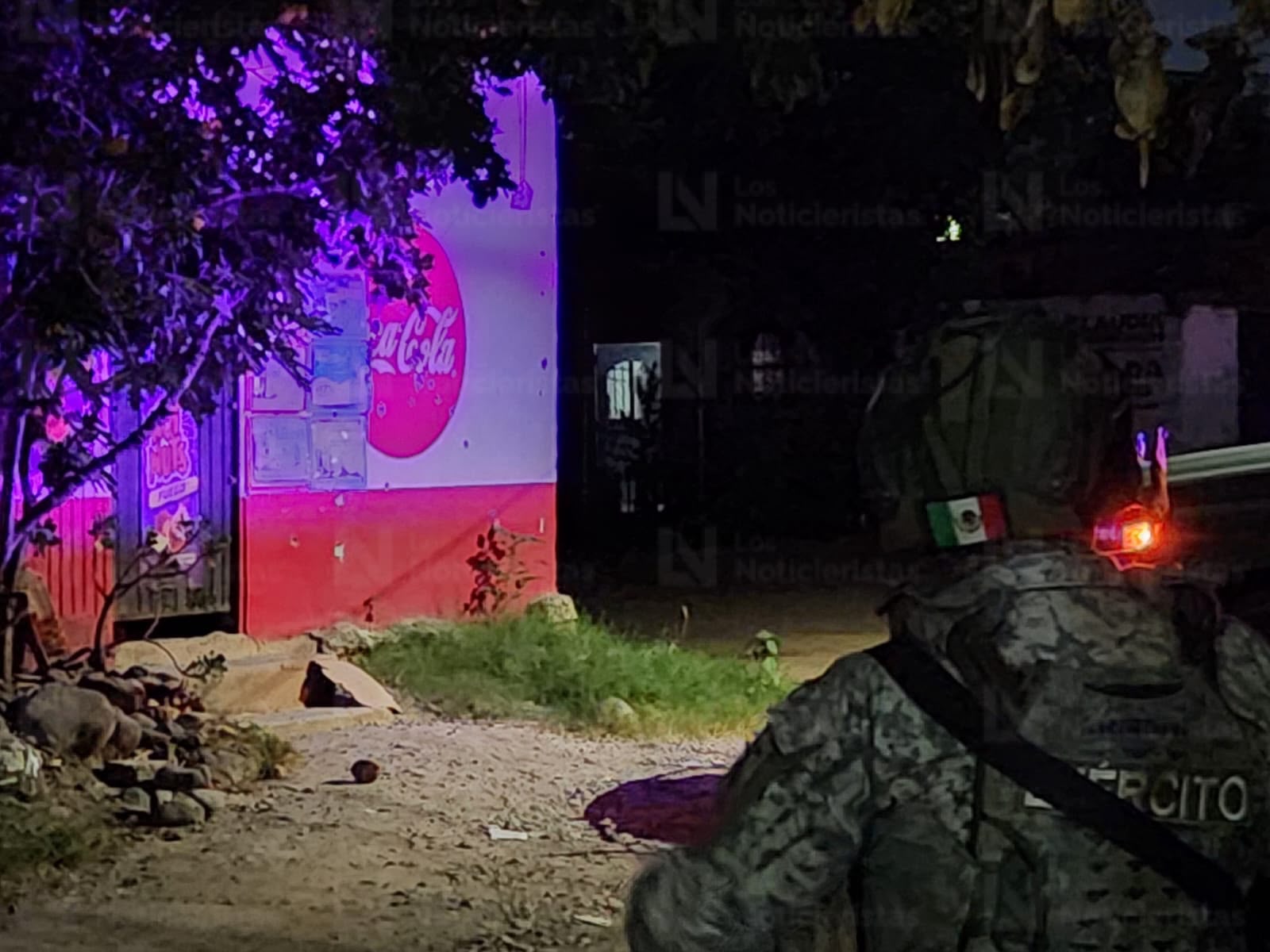 Balean abarrote en la colonia Adolfo López Mateos, en Culiacán