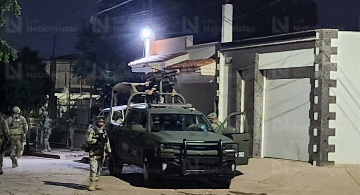 Balean fachada de una casa en el fraccionamiento San Benito de Culiacán, Sinaloa