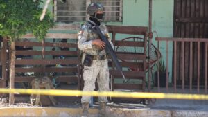 balean domicilio en la colonia azteca en mazatlan militar