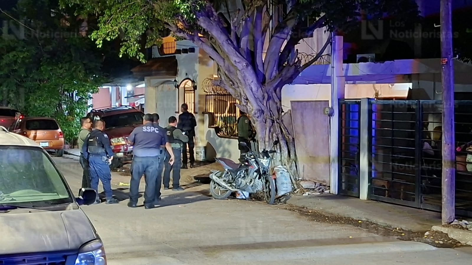 Balean vivienda en la colonia Francisco Villa, en Mazatlán
