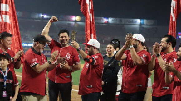 Banda MS recibe el Premio Orgullo Mazatlán de Venados por llevar la música sinaloense al mundo