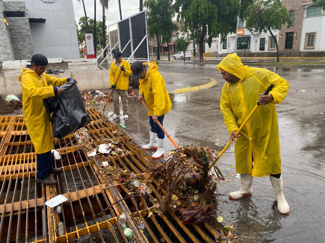 Lluvias sobre Los Mochis ‘sacan a flote’ 3 toneladas de basura