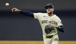 Brewers pegan primero: Milwaukee vence 2-1 a Dodgers en la Serie de Campeonato