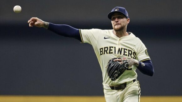 Brewers pegan primero: Milwaukee vence 2-1 a Dodgers en la Serie de Campeonato