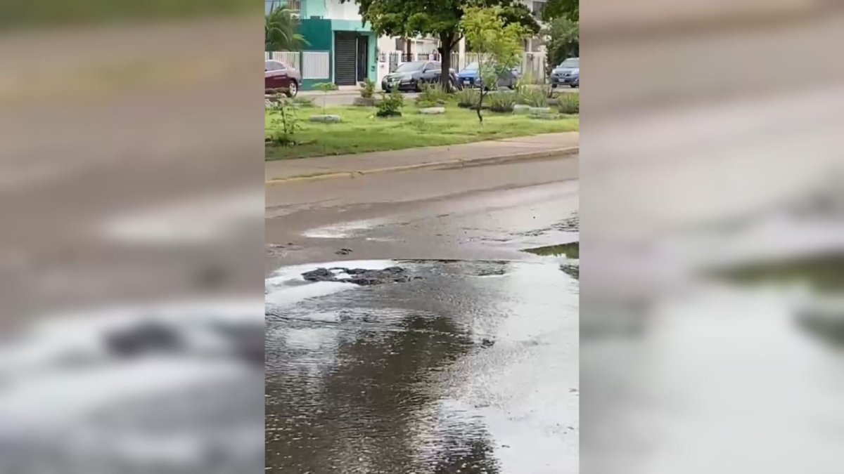brotan aguas negras tras obras de jumapam en infonavit playas blancas mazatlan