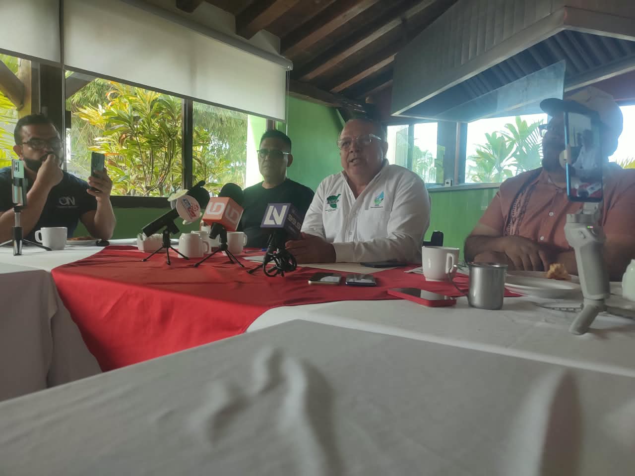 Buscan que ganaderos siembran agave en las zonas altas de Mazatlán