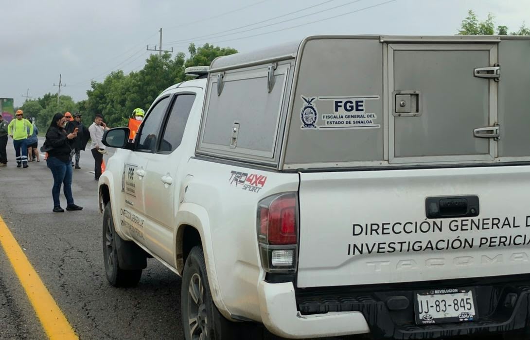 Encuentran cadáver semidesnudo junto a la Maxipista Culiacán-Mazatlán