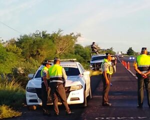 Encuentran cadáver semidesnudo junto a la Maxipista Culiacán-Mazatlán