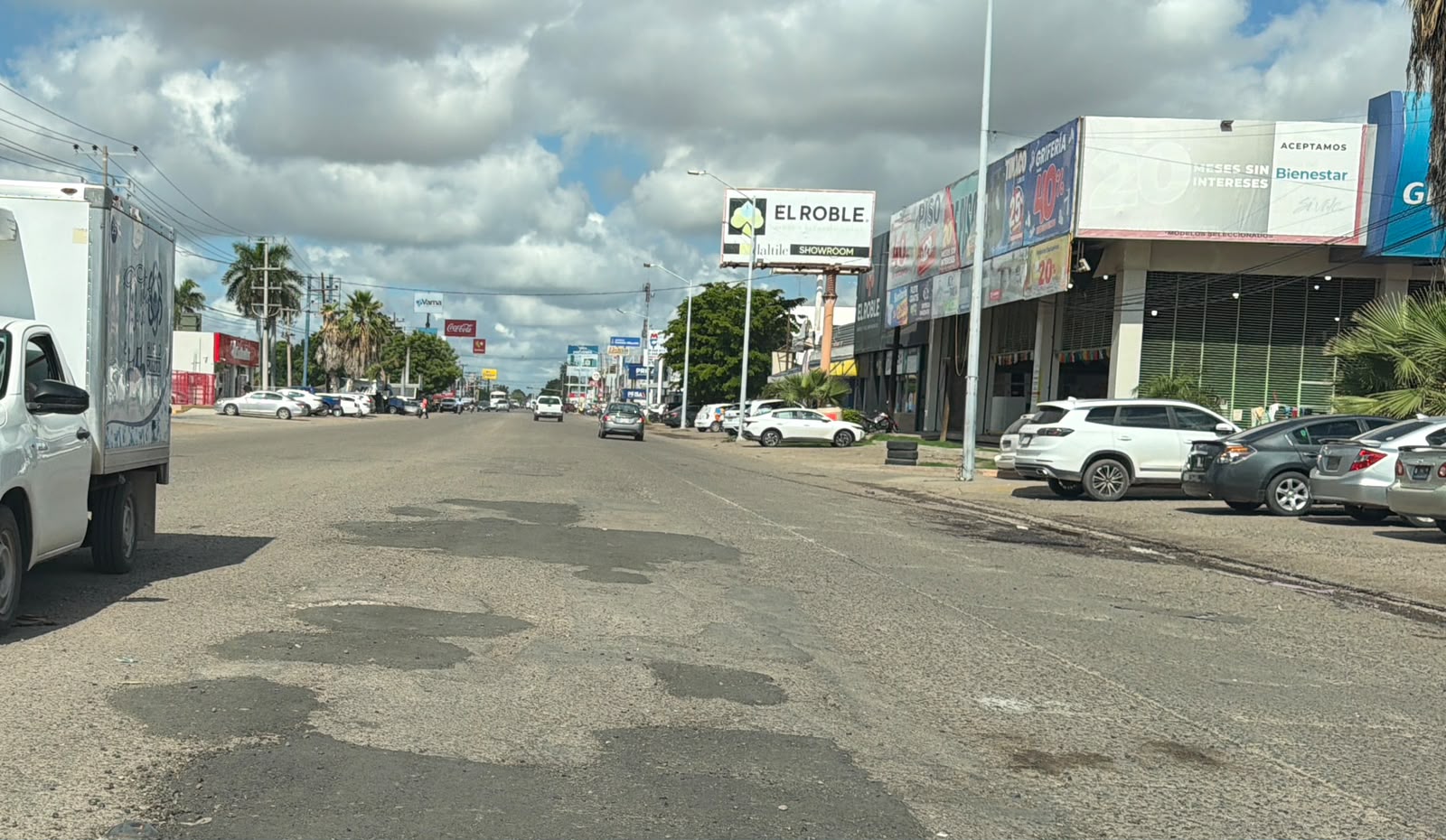 Se van atendiendo los baches en la vialidad de Los Mochis: OP