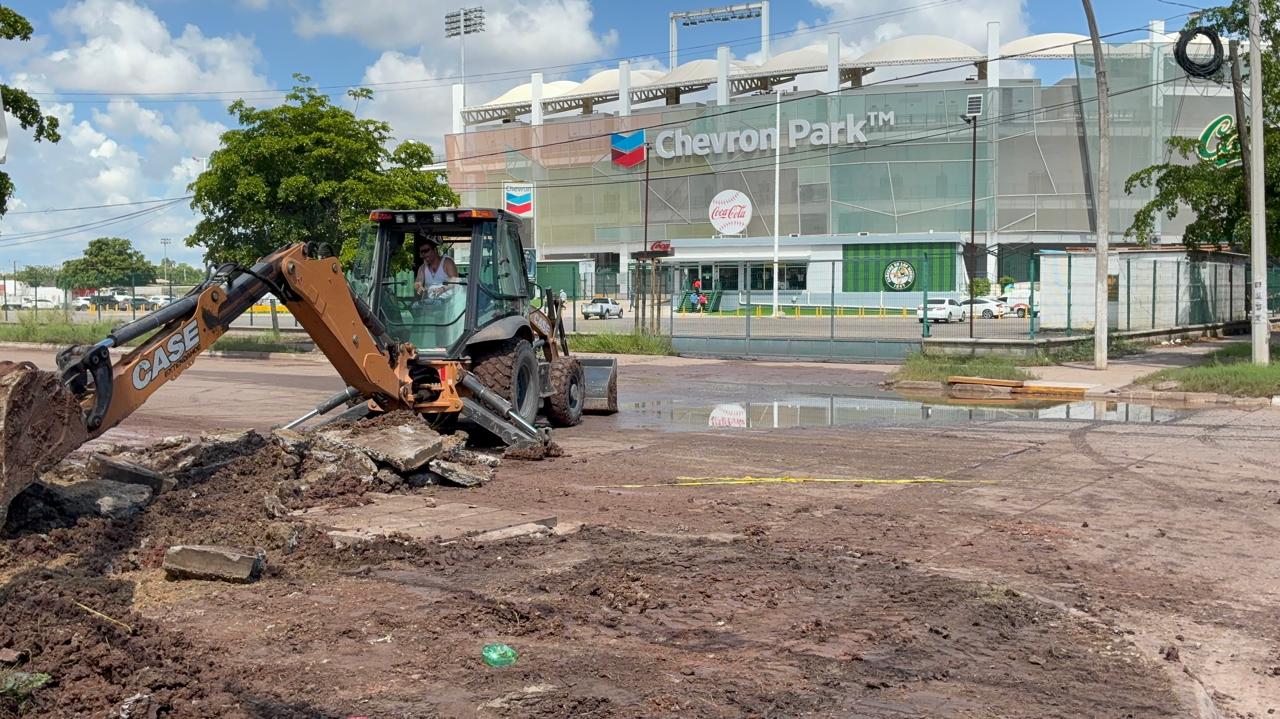 Se van atendiendo los baches en la vialidad de Los Mochis: OP