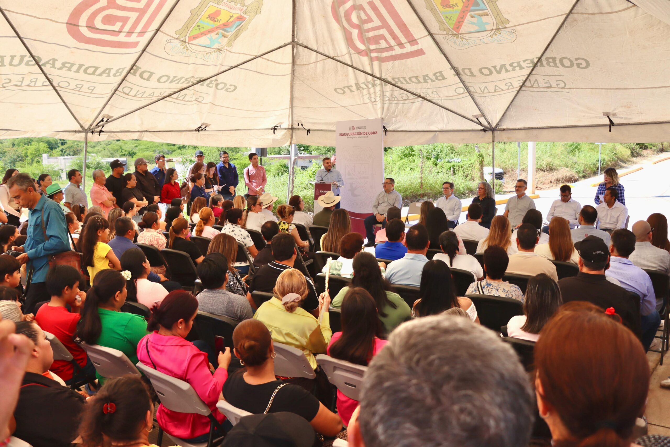 Gobernadora Graciela Domínguez alcalde de Badiraguato inauguran calles con inversión de 20 mdp