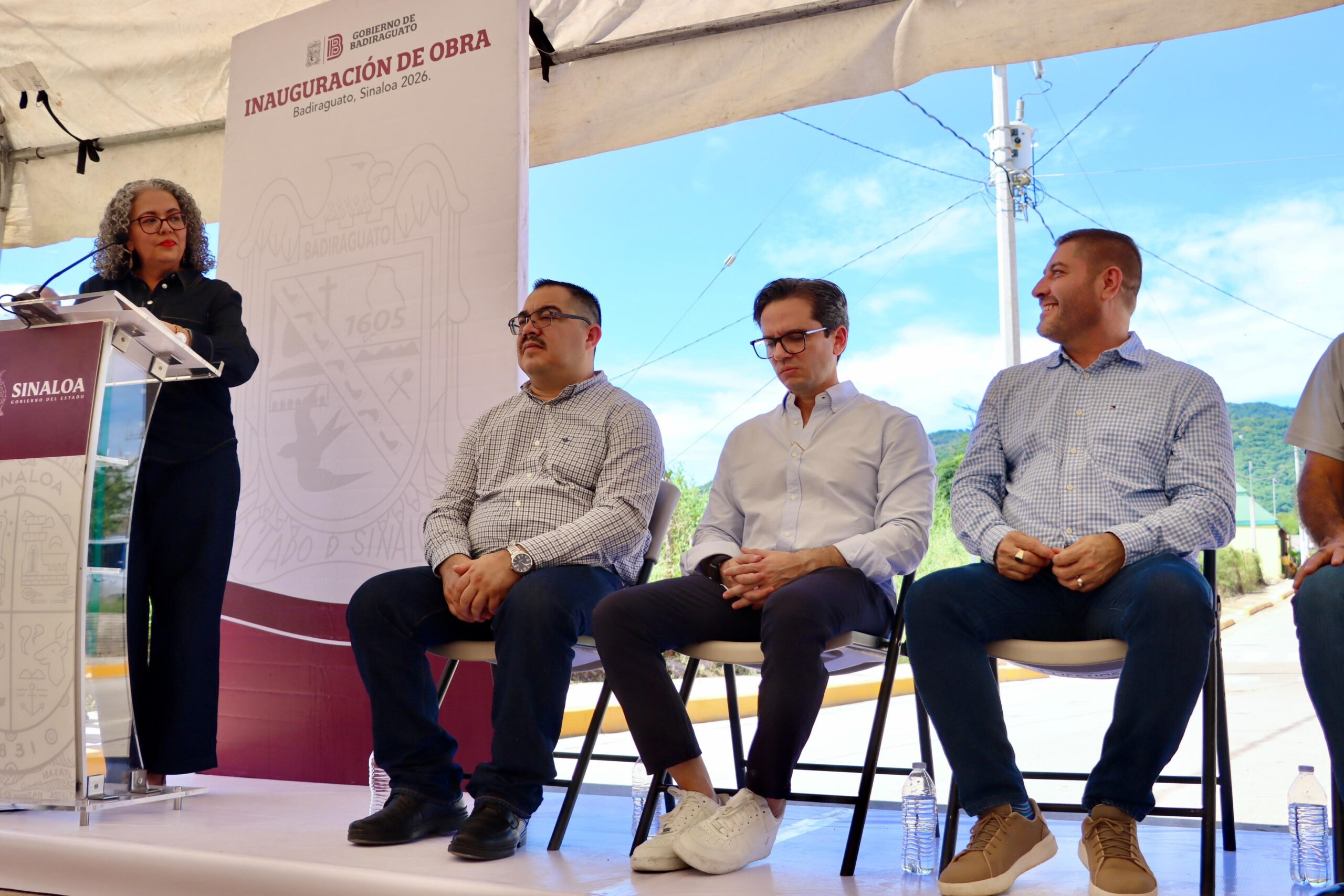 Gobernadora Graciela Domínguez alcalde de Badiraguato inauguran calles con inversión de 20 mdp