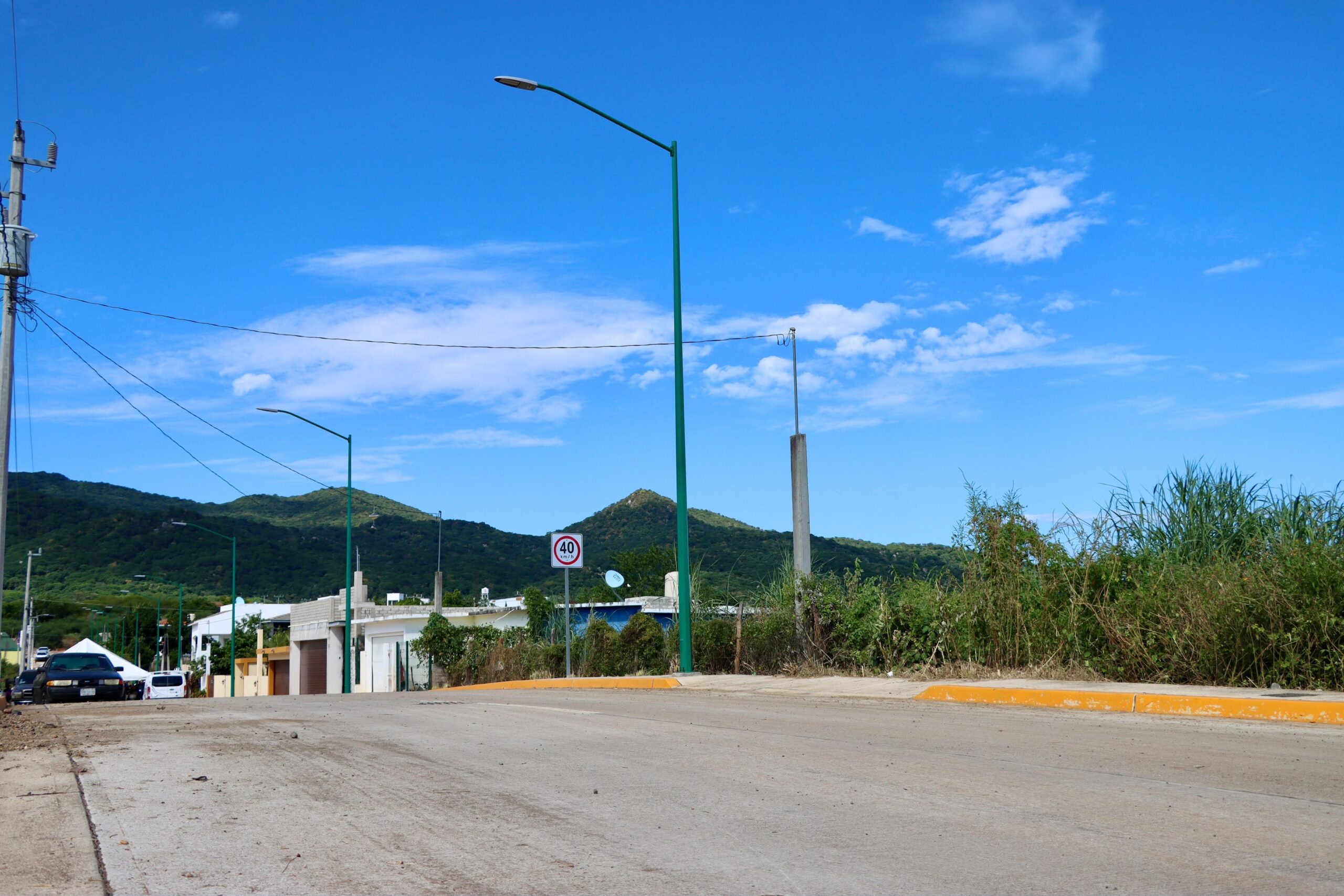 Gobernadora Graciela Domínguez alcalde de Badiraguato inauguran calles con inversión de 20 mdp