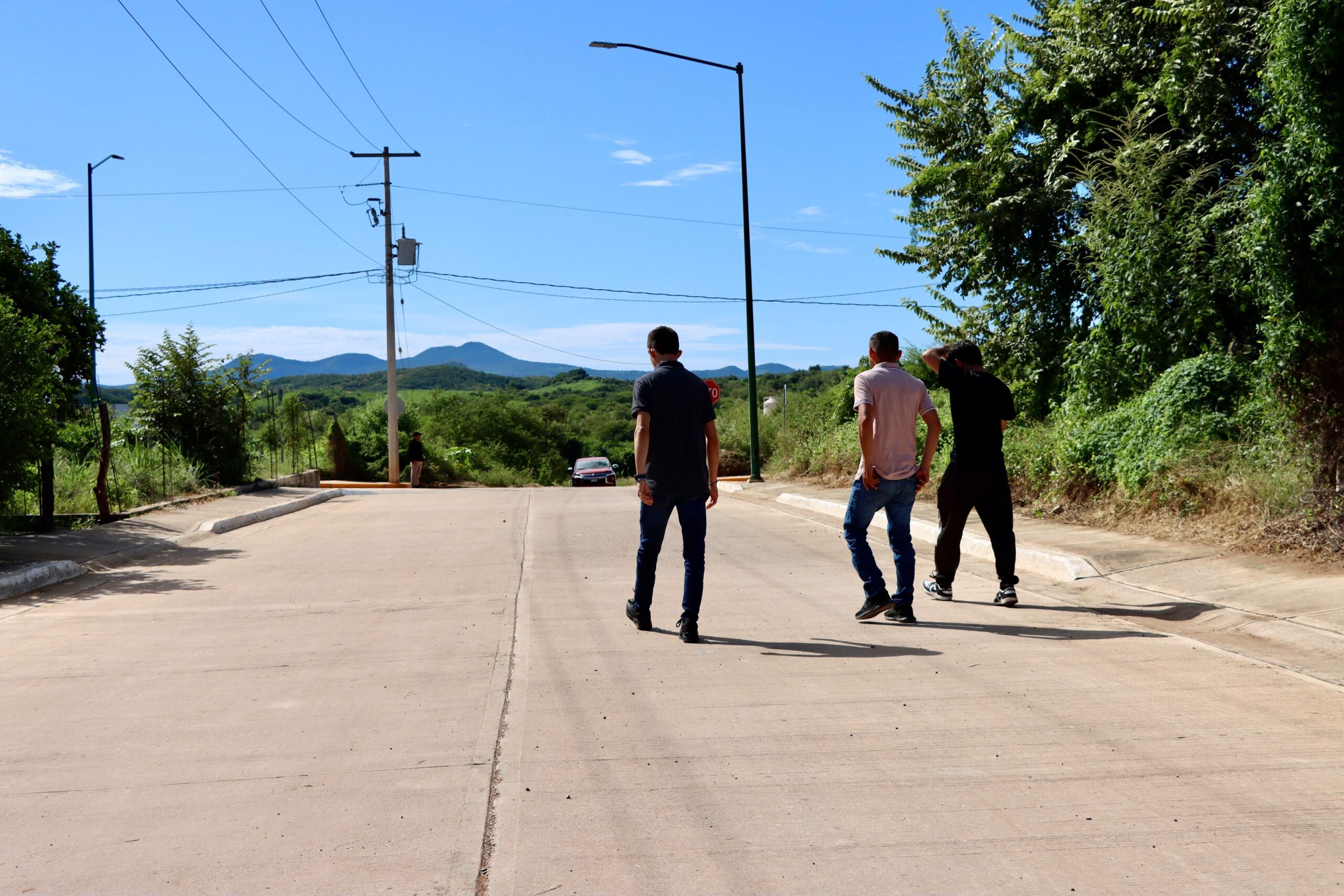 Gobernadora Graciela Domínguez alcalde de Badiraguato inauguran calles con inversión de 20 mdp