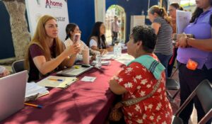 Vecinos de la colonia Texas en Los Mochis son atendidos con el programa Caravana del Bienestar de Ahome