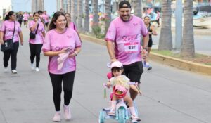 De ‘corre, Pocoyó’ a ‘coyeye’: familias llenan de porras la Carrera Rosa Delia Barraza en Mazatlán, Sinaloa
