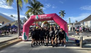 Marina corre en Mazatlán, Sinaloa por el cáncer de mama y celebra 205 años de historia