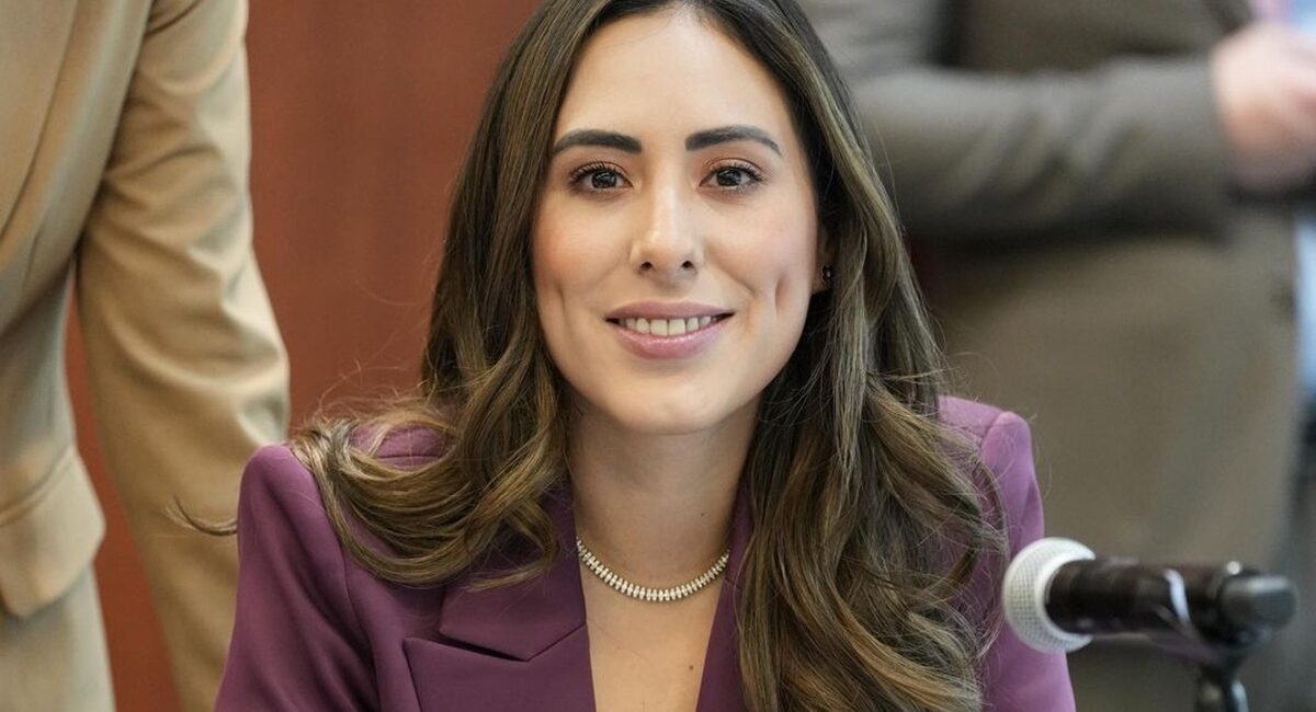 Senadora morenista Cecilia Guadiana no renunciará a su doble nacionalidad; se ausentó de la votación de la reforma