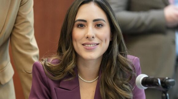 Senadora morenista Cecilia Guadiana no renunciará a su doble nacionalidad; se ausentó de la votación de la reforma