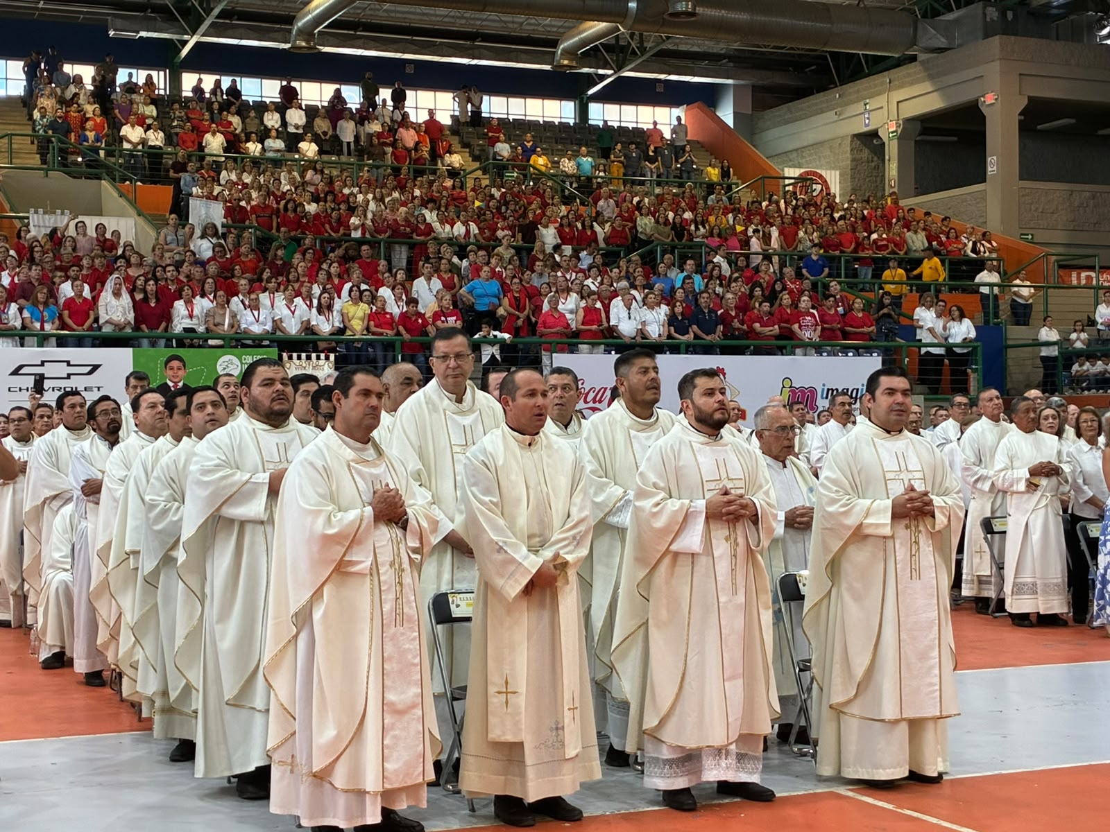 Celebración eucarística con el nuncio apostólico en el CUM de Los Mochis