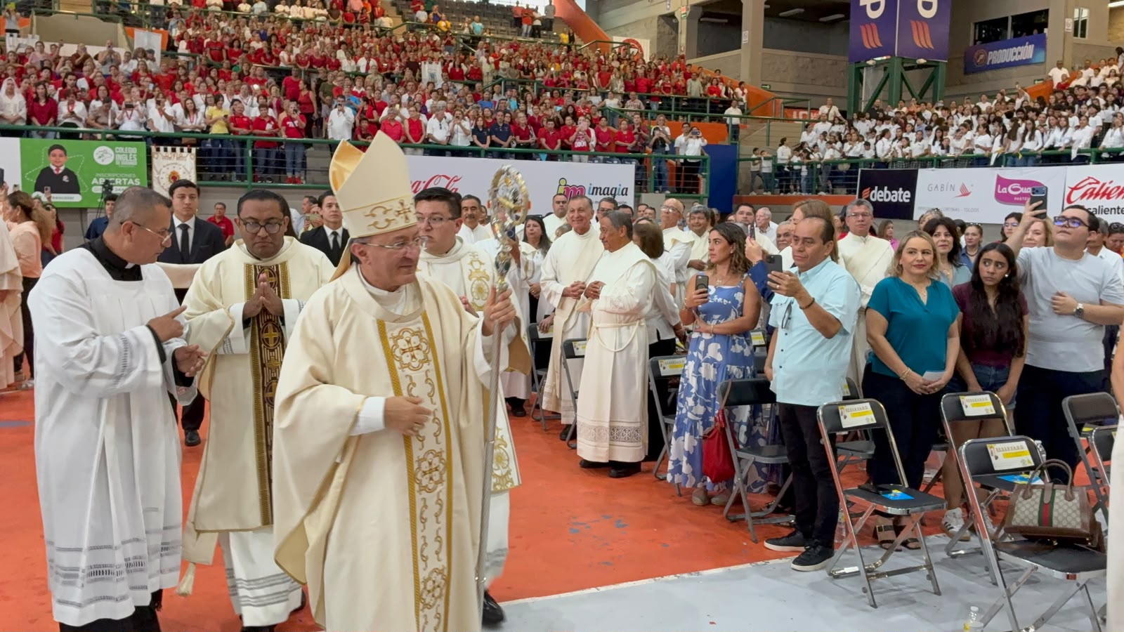 Celebración eucarística con el nuncio apostólico en el CUM de Los Mochis