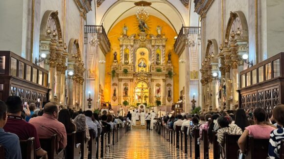 Nuncio apostólico Joseph Spiteri ordena a tres nuevos diáconos en Catedral de Culiacán