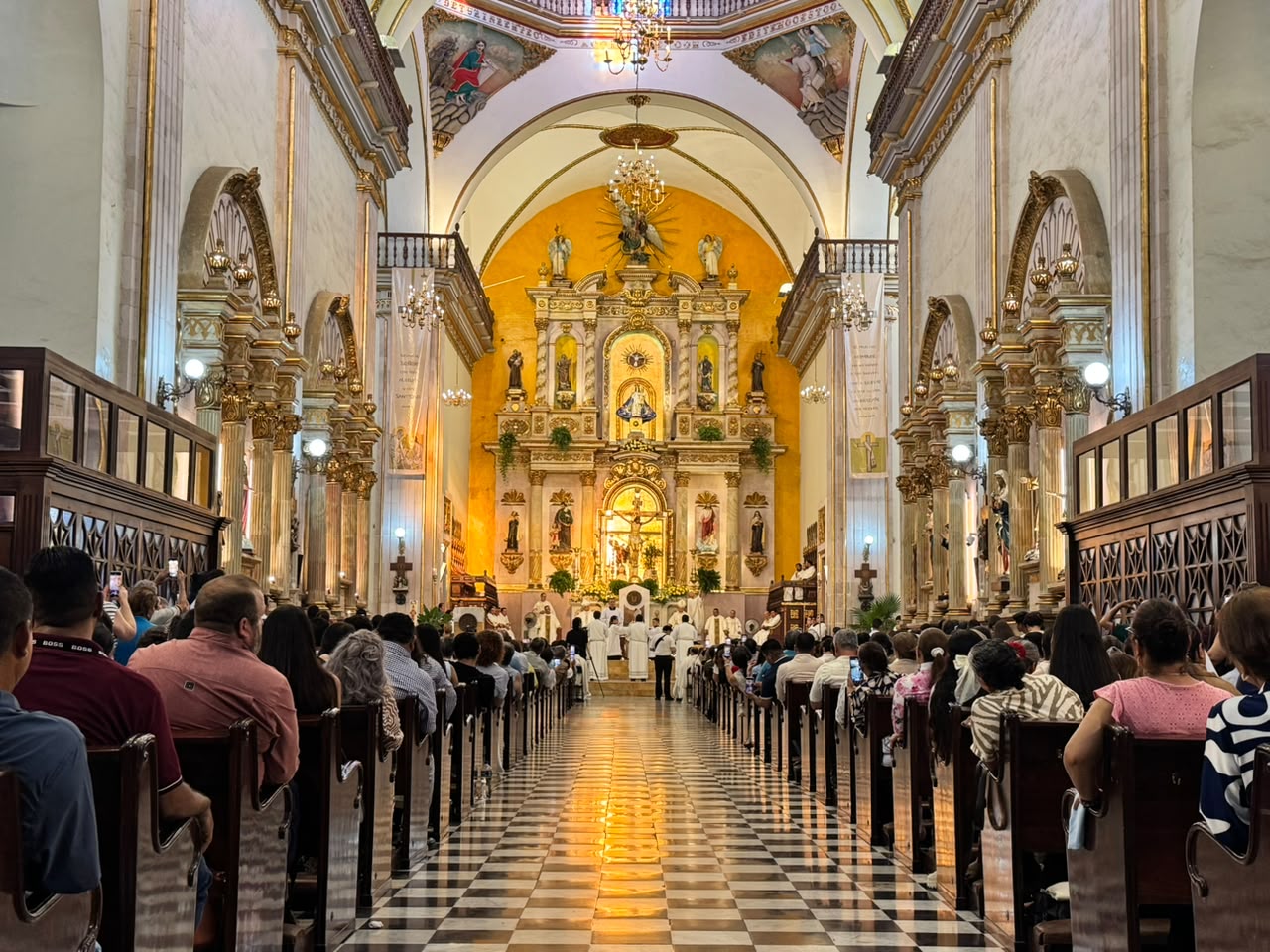 Celebración eucarística con Joseph Spiteri en la Catedral de Culiacán