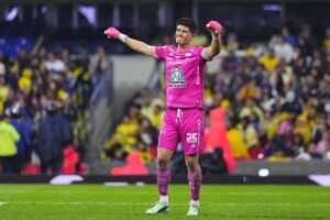 Pachuca amarga el homenaje a Memo Ochoa