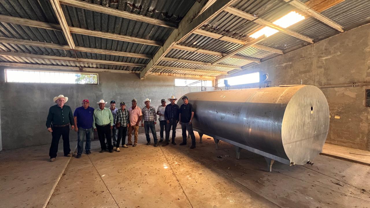 Centro de acopio de leche en La Despensa en Ahome