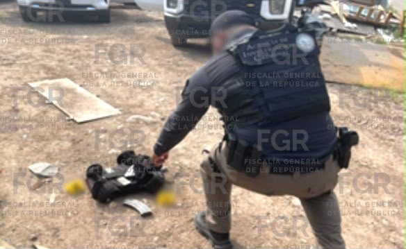 Chaleco balístico asegurado en Las Golondrinas, Guasave