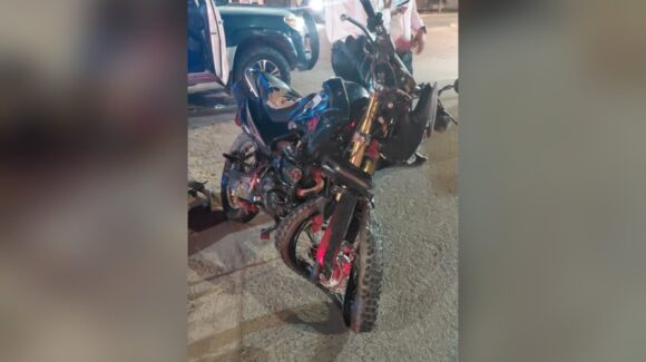 Motociclista de 20 años resulta lesionado tras choque con camioneta en Guasave, Sinaloa