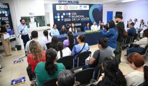Refrenda la UAS su compromiso humanista con la sociedad al brindar, a través del CIDOCS, atención oftalmológica gratuita y lentes para lectura a personas con debilidad visual