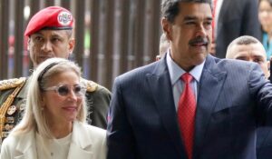 ‘No culpables’: Maduro y su esposa Cilia Flores rechazan nuevas acusaciones de EU, en audiencia de este jueves