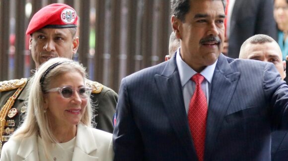 ‘No culpables’: Maduro y su esposa Cilia Flores rechazan nuevas acusaciones de EU, en audiencia de este jueves