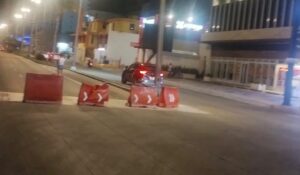 Reabren un carril de la Avenida del Mar en Mazatlán, Sinaloa, pero un sentido sigue cerrado