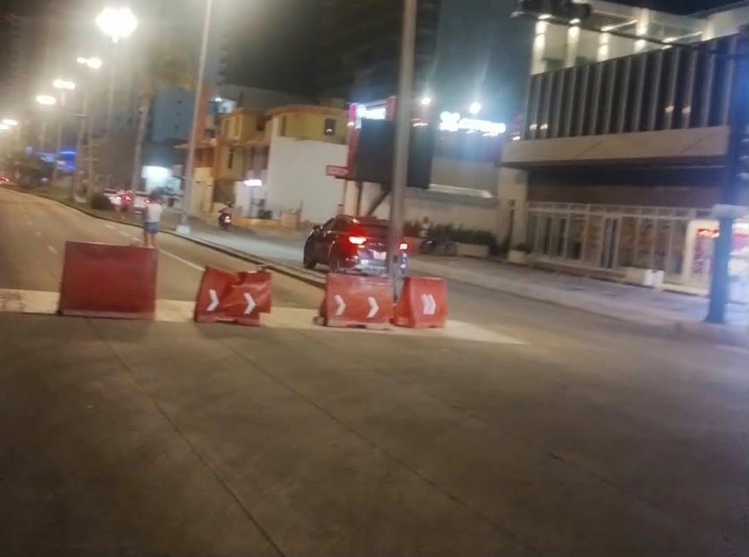 Circulación parcialmente cerrada en Avenida del Mar, Mazatlán